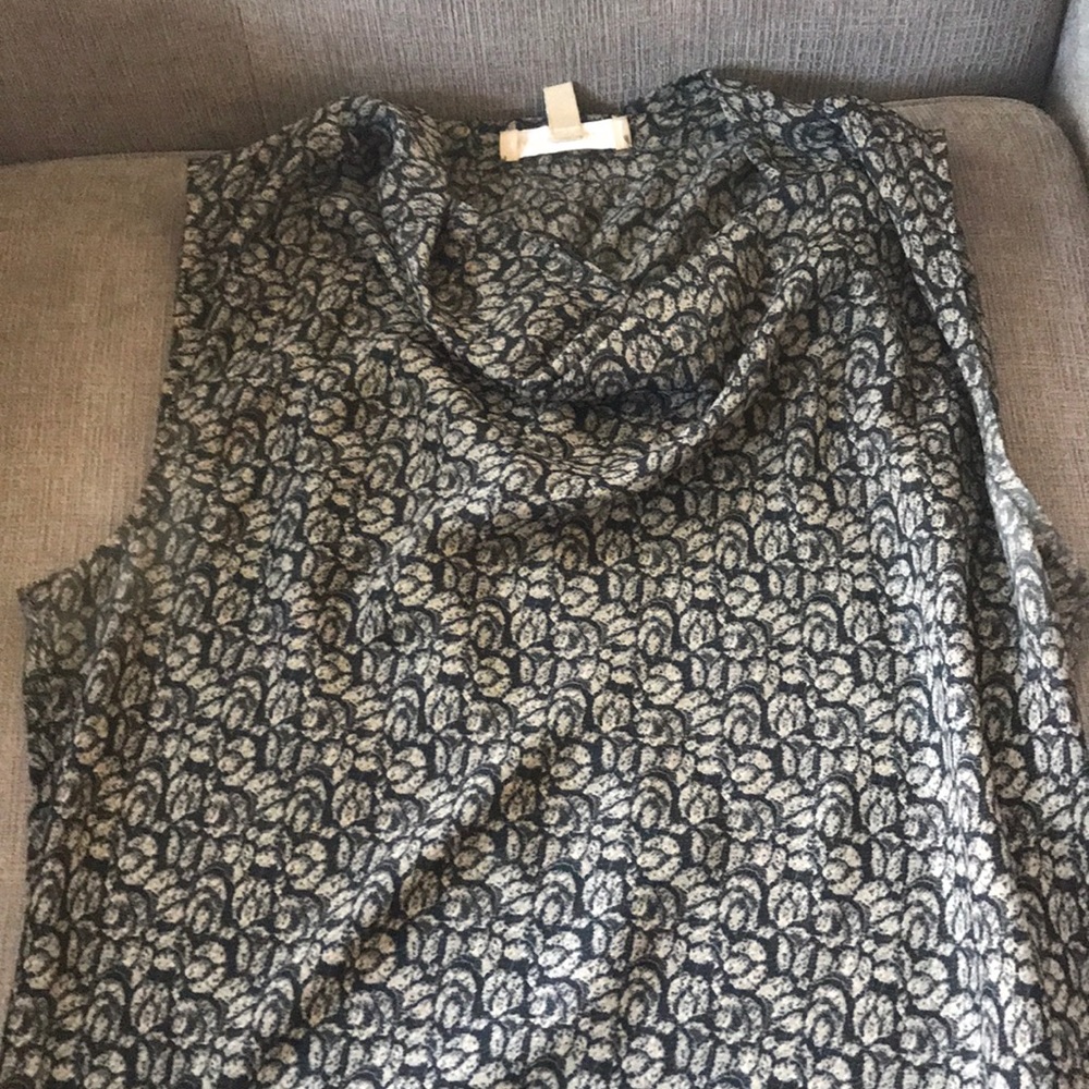 Sleeveless blouse